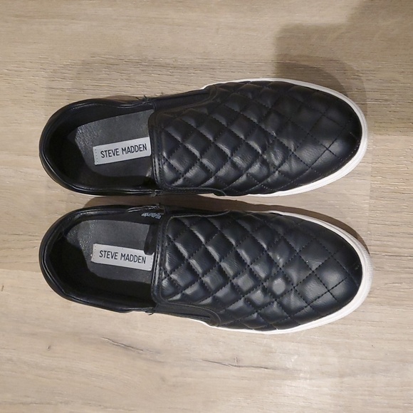 Steve Madden Ellen quilted Slip on Sneaker - Picture 1 of 8